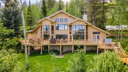 Pine Tree Lodge