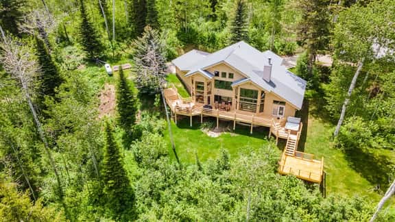 Pine Tree Lodge