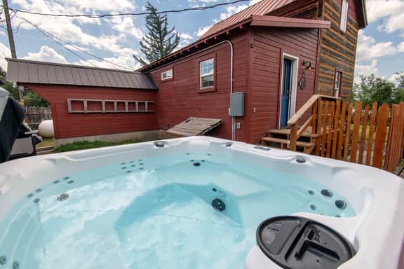 First Street Cabin - Image 5