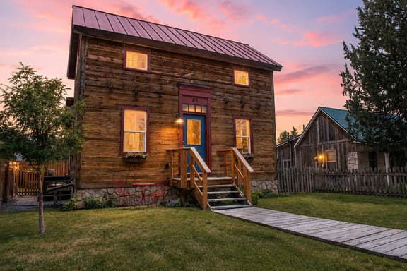 First Street Cabin - Image 1